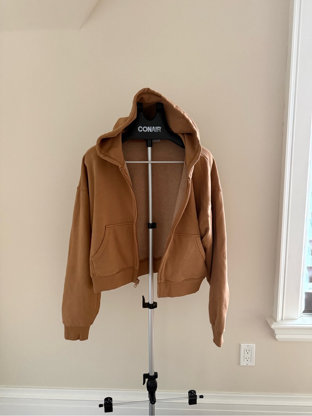 New TNA Cozy Women's Cropped Hooded Jacket in Brown